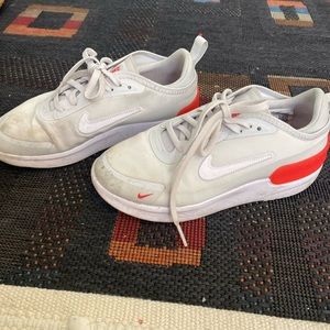 Nike women’s sneakers